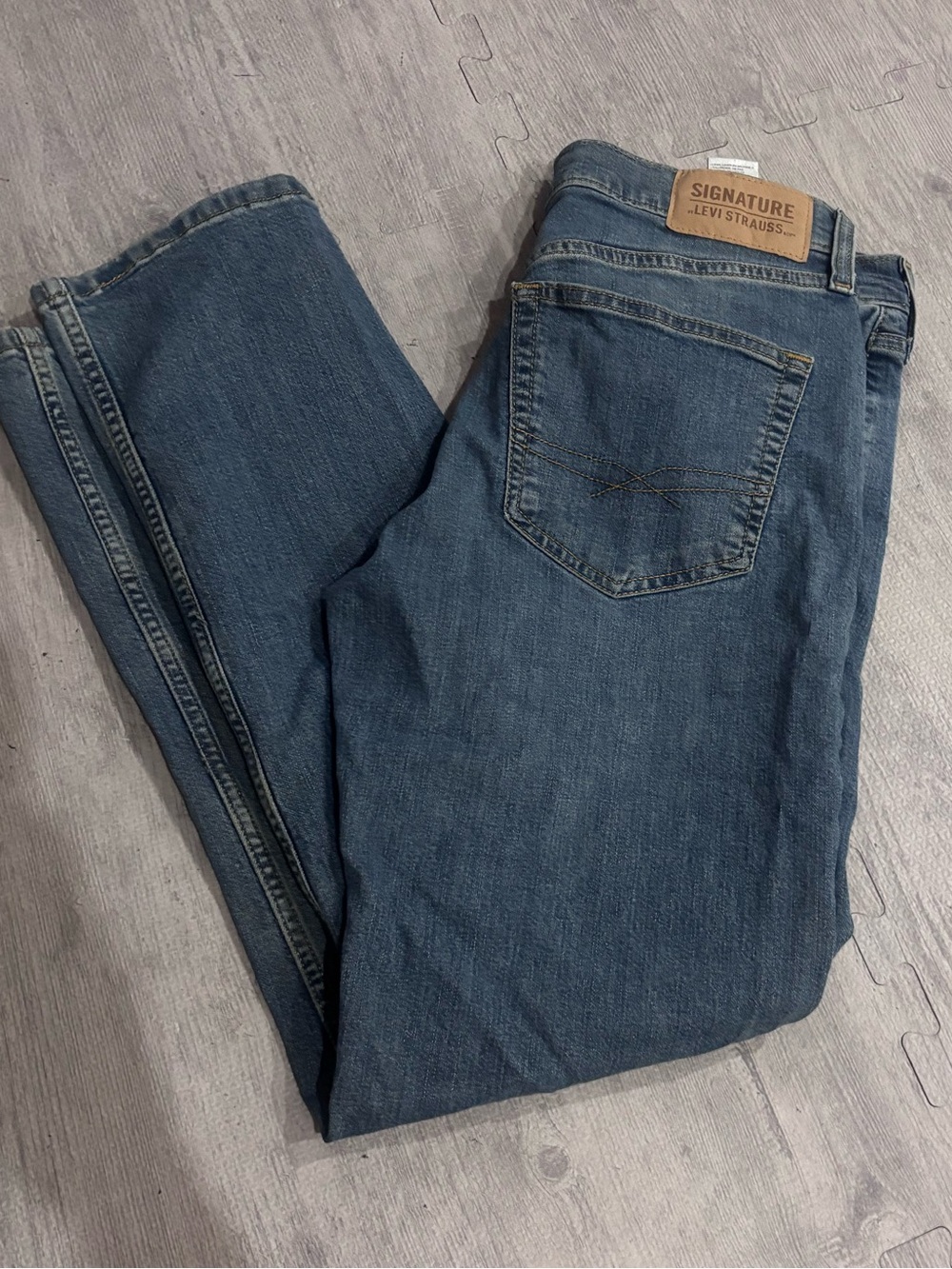 Signature by Levi Strauss Men’s Dark Blue Straight Jeans